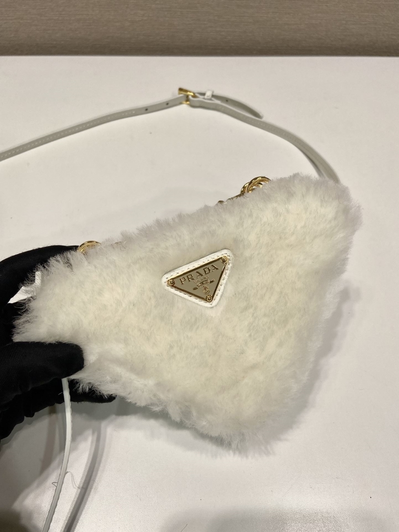 Pra*a triangle pouch